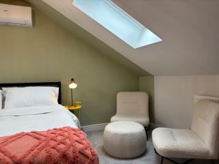 4BR - 3BA - Fast Wi-Fi - Free Parking - Garden - EV Point - 4