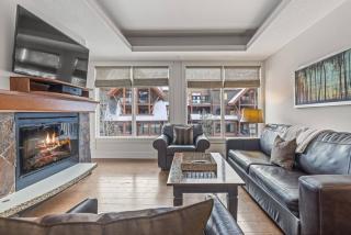 Mountain View 2BR Condo with Hot Tub, Pool and Gym - 0