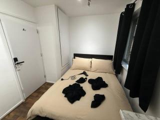 Double Room in London SW4 Zone 2 - 1