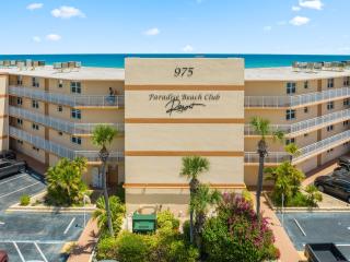 Paradise Beach Club - Oceanfront and Penthouse - 9