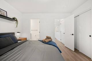 Luxurious Townhome in Aspen with King Bed Large Dining Area and Sleeps 8 - 1