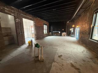 The Dim Light - Industrial Warehouse Condo - 5