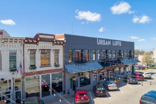 Downtown Urban Loft above Restaurants - 0