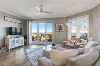 Enjoy Oceanfront Luxury and Magical Sunrises at this 2-bedroom 2-bath condo - 9