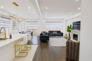 Lux 3 Bedroom Home near Public Transit - 0