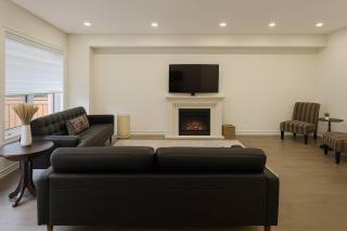 Lux 3 Bedroom Home near Public Transit - 7