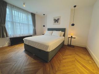 Modern 2 Bed in the Heart of Clerkenwell - 9