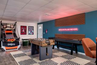 The Poconest - Luxurious Mountain Mansion - 1