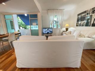 Edificio Vinicius de Moraes 242 - 2