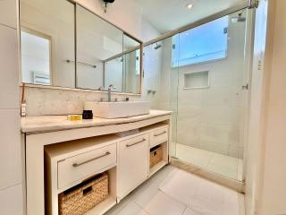 Vista mar e ao lado da praia de Ipanema. - 4