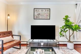 New York-Themed Home with Easy Transit to Manhattan - 4