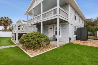 Updated 3-bedroom, 2 bath well stocked coastal cottage across from the beach - 7