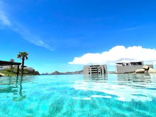 Beachfront luxury Condo w Pool - 2