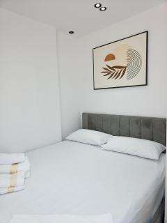Golden Corner 3 - Sweet Escape Apartments - 9