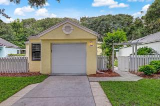 3 bedroom, 2 bath bungalow home - 5