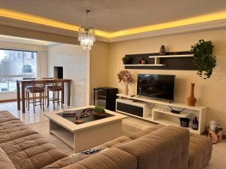 Avenida Ubirajara a 1 quadra do mar! - 0