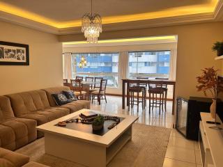 Avenida Ubirajara a 1 quadra do mar! - 9