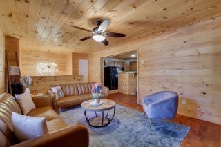 6BR Cabin w Fire Pit Game Room & Basketball - 1