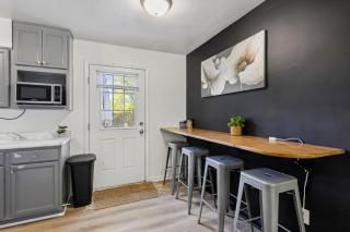 2BR with Private Hot Tub - 3