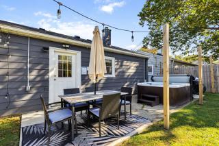 2BR with Private Hot Tub - 8