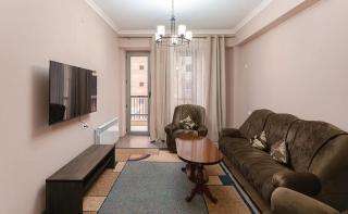 Superb Location-City Center Vibrant and Stylish 2Bedroon & 2Bathroom Apartment, Stunning View - 3