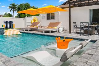 VillaLux Heated Pool/Spa near Beach & Mercato - 0