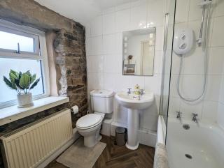 Beautiful Waterfall Cottage with Countryside Walks - 6
