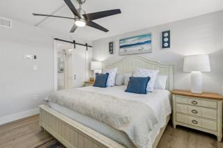 Recently renovated 4 bedroom, 3 bath oceanfront condo - 4