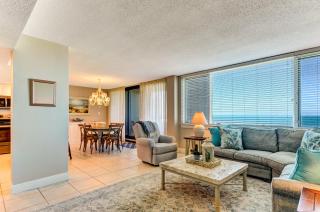 Updated 3 Bedroom Oceanfront Beachwalker Condo - 8