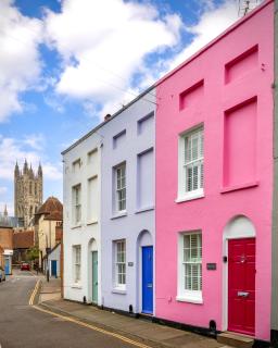 cottage in the heart of Canterbury amazing Cathedral views - 0