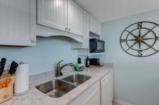 Oceanfront 2 Bedrooom with sleeping loft - 3