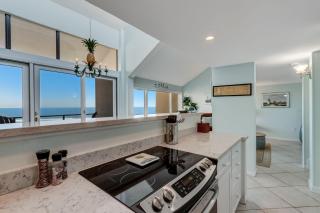 Oceanfront 2 Bedrooom with sleeping loft - 1