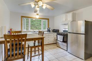 4 Mi to Lake Secluded Northwoods Getaway - 7