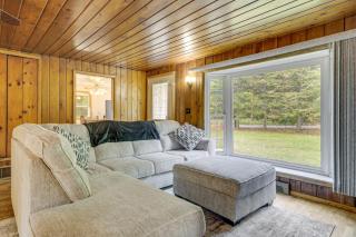 4 Mi to Lake Secluded Northwoods Getaway - 6