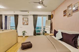 Orchid 001Airport view55 TVCoffee maker - 4