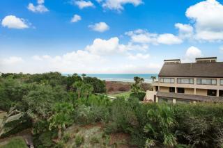 Enjoy breathtaking views of the Atlantic Ocean in this three bedroom three bath villa - 7