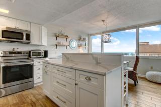 Enjoy breathtaking views of the Atlantic Ocean in this three bedroom three bath villa - 1