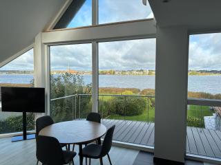 Lichtdurchflutete Ferienwohnung mit direktem Schleiblick - 4