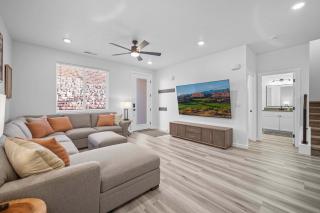 The Grand Retreat - 18 Guests - 5