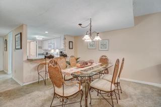 2 bed 2 bath condo located within the Omni - 1