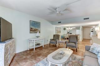 Two Bedroom Beachwood Condo 2118 - 8
