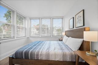 Pittsburgh Shadyside 2A Bright and Stylish Private Bedroom with Shared Bathroom - 9