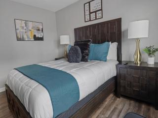 Stylish Memphis Home with Large Yard and Cozy Interior - 3