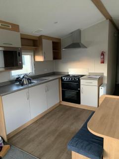 3 Bedroom Caravan, New Beach Holiday Park - 8