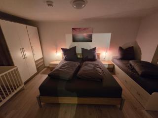 FERIENWOHNUNG 52m2 APARTMENT in ZITTAUER STADTZENTRUM INNENSTADT INNENRING TOP LAGE - WOHNEN AUF ZEIT IN ZITTAU - 2 RAUM WOHNUNG EINKAUFSSTRASSE - 5