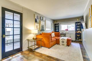 Hike, Ski, Relax Mtn Getaway in Lake Arrowhead - 7