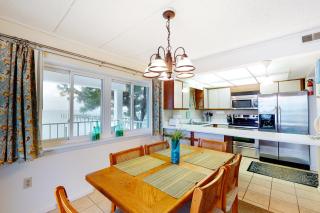 Thunder Island 136D - 7