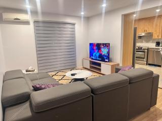 Modern and furnished 2 bedroom apartment in Laval - 0
