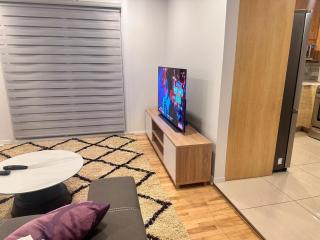 Modern and furnished 2 bedroom apartment in Laval - 6