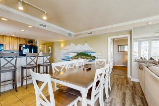 Emerson Towers 504 - 3